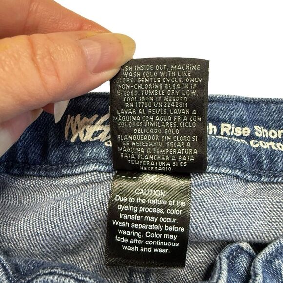 Mossimo Denim High Rise Short Super Stretch Embroidered Roses Raw Hem Sz 6/28 - Picture 10 of 11